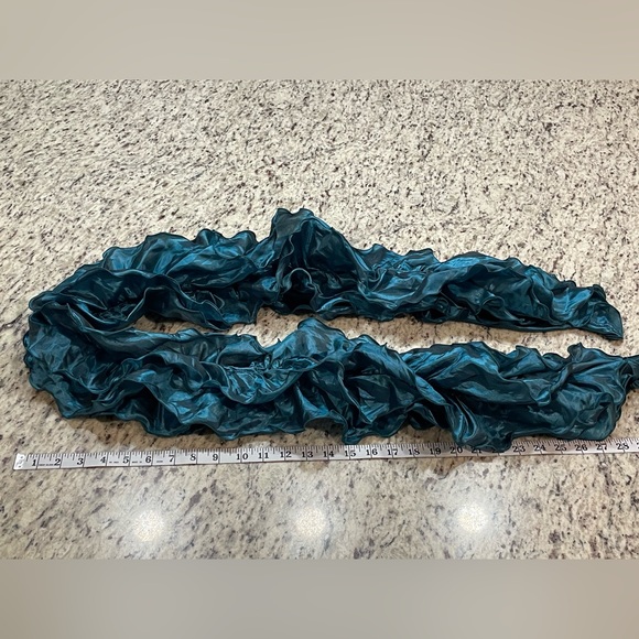 VT LUXE DRESSY SCARF ,Sea Blue,Turquoise. New With Tags. Shiny Beautiful. Formal - Picture 11 of 12